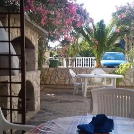 In With Sea View, Balcony, Air Conditioning, Wi-fi * Vir